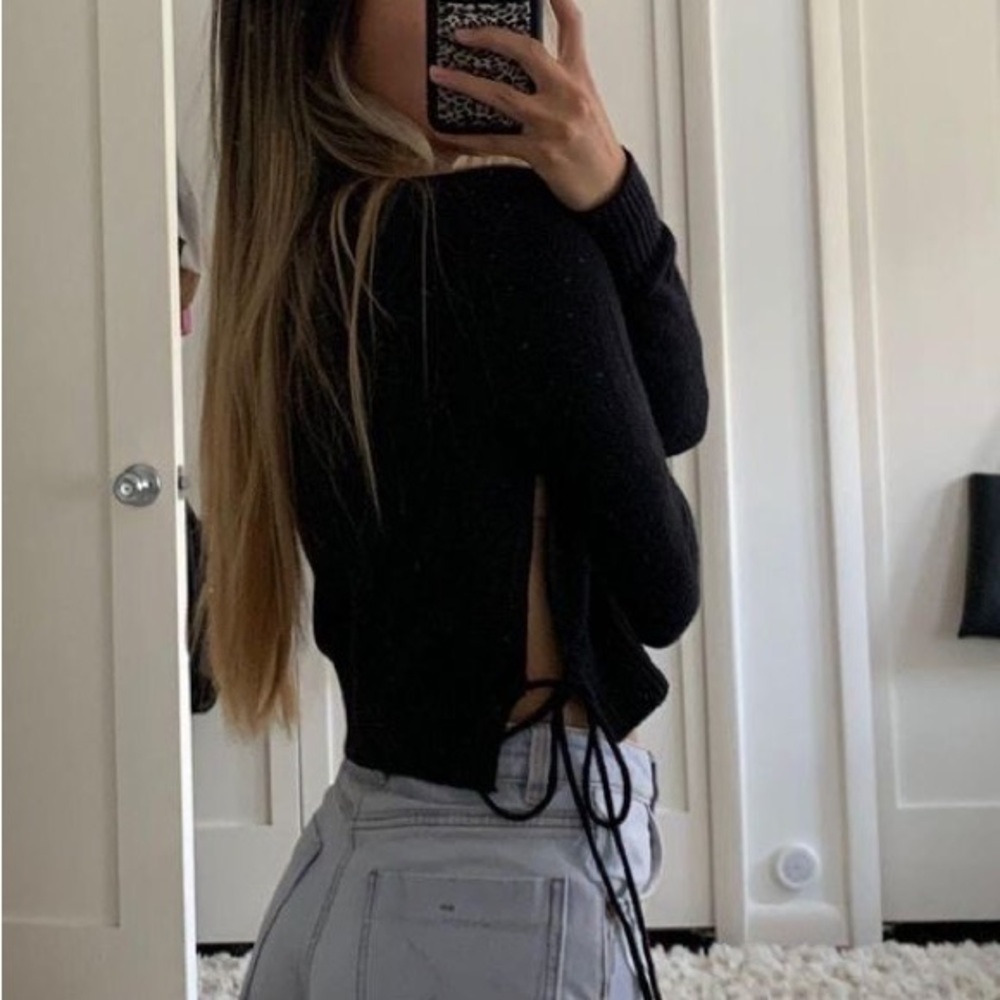 Brandy Melville sweater